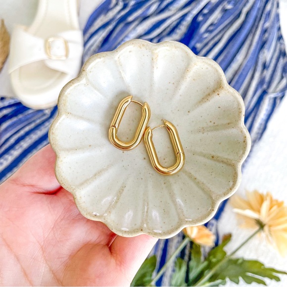 Madewell carabiner hoops. - Picture 2 of 10